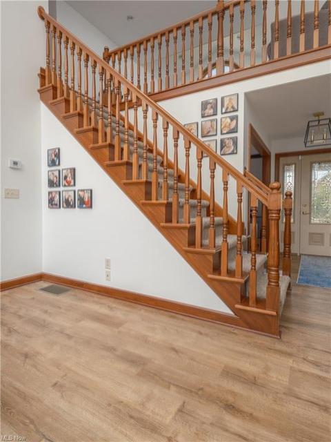 810 Forrest Ridge Dr, Dover, OH 44622 photo 12