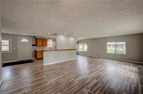 431 Morgan Ct, Lagrange, OH 44050 photo 6