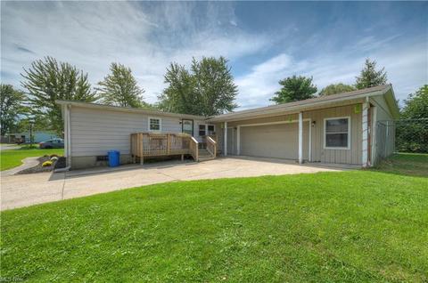 431 Morgan Ct, Lagrange, OH 44050 photo 2