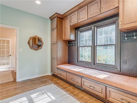 683 Treecrest Dr, Akron, OH 44333 photo 17