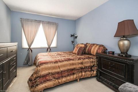 896 Wicket Dr, Akron, OH 44307 photo 24