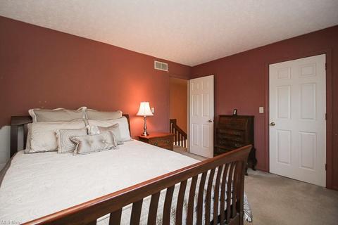 896 Wicket Dr, Akron, OH 44307 photo 30