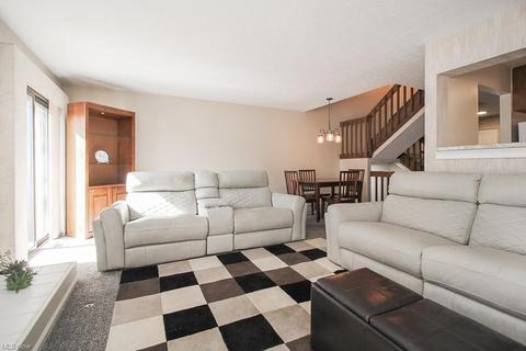 896 Wicket Dr, Akron, OH 44307 photo 13