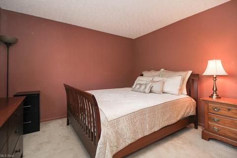 896 Wicket Dr, Akron, OH 44307 photo 27