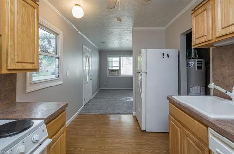 349 Olive St, Elyria, OH 44035 photo 7