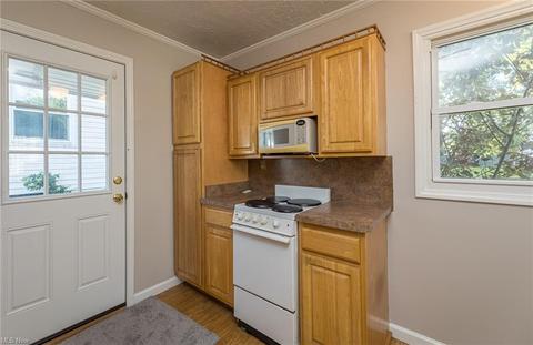 349 Olive St, Elyria, OH 44035 photo 5