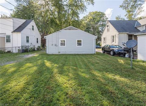 349 Olive St, Elyria, OH 44035 photo 22