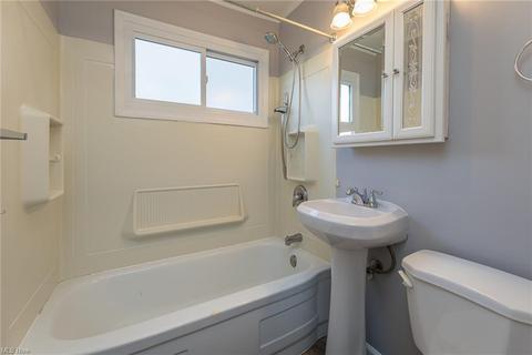349 Olive St, Elyria, OH 44035 photo 18