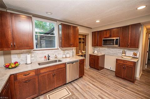 8094 Viewmount Dr, Concord, OH 44077 photo 7