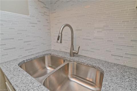 4065 Sylvia Ln, Youngstown, OH 44511 photo 23