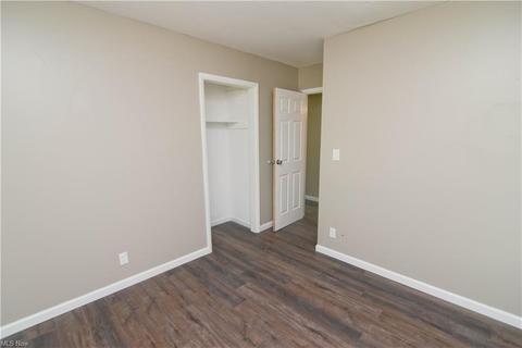 4065 Sylvia Ln, Youngstown, OH 44511 photo 16