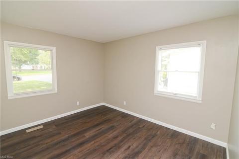4065 Sylvia Ln, Youngstown, OH 44511 photo 18