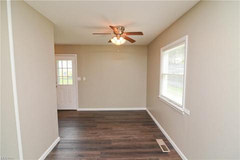 4065 Sylvia Ln, Youngstown, OH 44511 photo 11