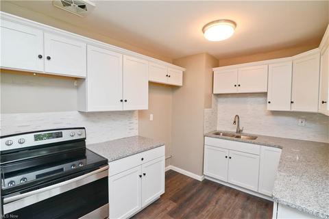 4065 Sylvia Ln, Youngstown, OH 44511 photo 7