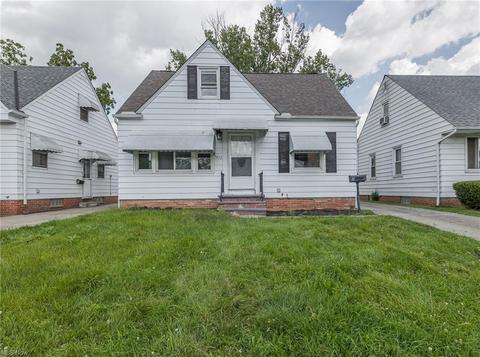 5453 Thomas St, Maple Heights, OH 44137 photo 1