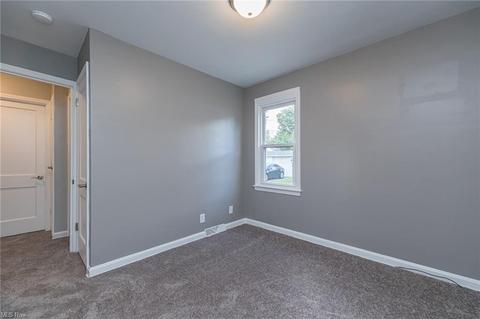 5453 Thomas St, Maple Heights, OH 44137 photo 16