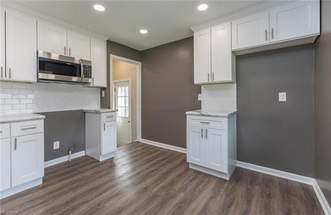 5453 Thomas St, Maple Heights, OH 44137 photo 8