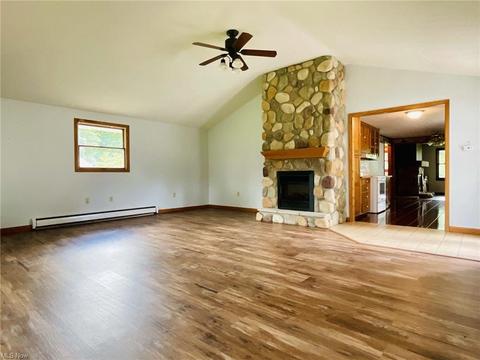 2187 James St, Ashtabula, OH 44004 photo 2