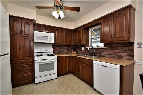 1015 Hanley, Lyndhurst, OH 44124 photo 11