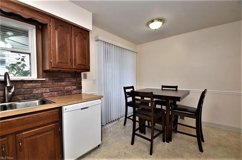 1015 Hanley, Lyndhurst, OH 44124 photo 13
