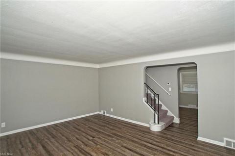 924 E 245th St, Euclid, OH 44123 photo 6