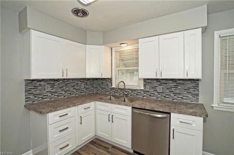 924 E 245th St, Euclid, OH 44123 photo 10