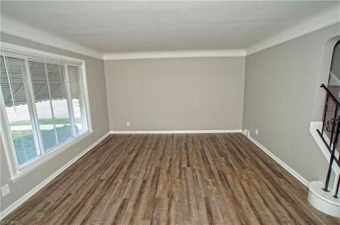 924 E 245th St, Euclid, OH 44123 photo 8