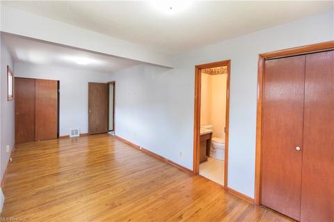 6419 Grosse Dr, Brook Park, OH 44142 photo 19