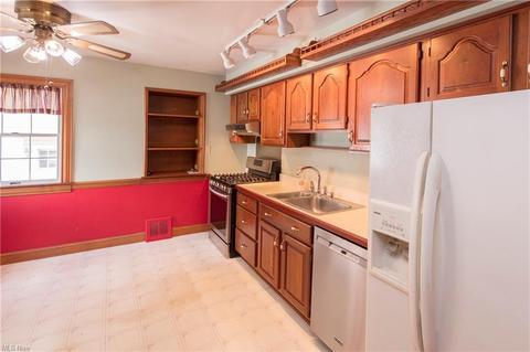 6419 Grosse Dr, Brook Park, OH 44142 photo 7