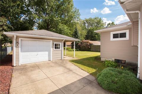 6419 Grosse Dr, Brook Park, OH 44142 photo 29