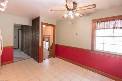6419 Grosse Dr, Brook Park, OH 44142 photo 11