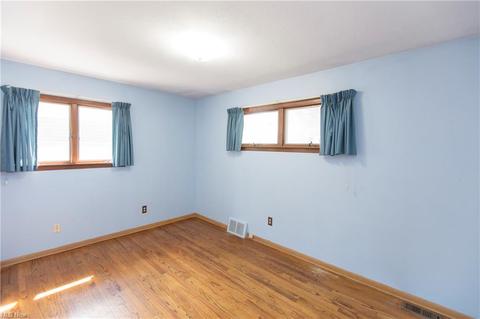 6419 Grosse Dr, Brook Park, OH 44142 photo 20