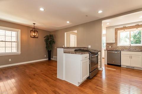 5276 Lynd Ave, Lyndhurst, OH 44124 photo 11