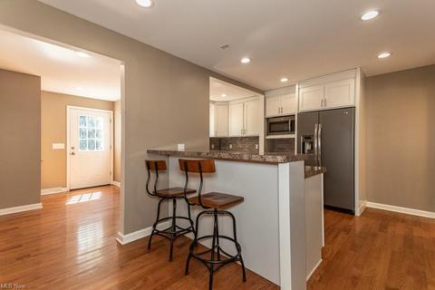5276 Lynd Ave, Lyndhurst, OH 44124 photo 9