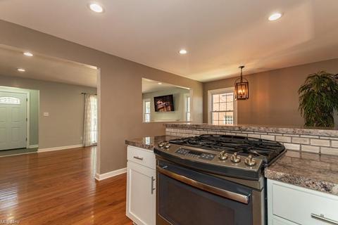 5276 Lynd Ave, Lyndhurst, OH 44124 photo 6