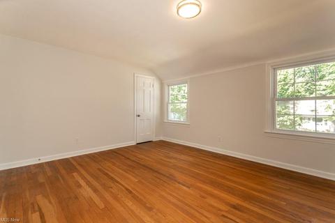 5276 Lynd Ave, Lyndhurst, OH 44124 photo 17
