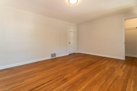 5276 Lynd Ave, Lyndhurst, OH 44124 photo 16