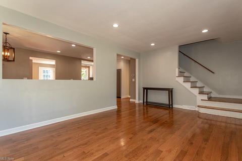 5276 Lynd Ave, Lyndhurst, OH 44124 photo 4