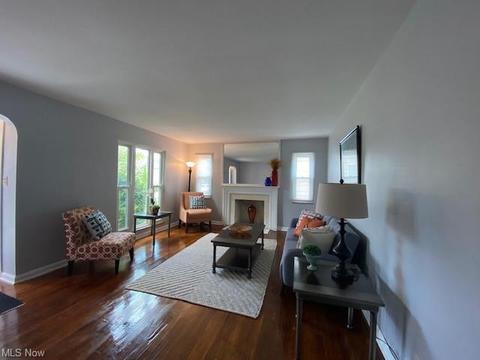 261 E 232nd St, Euclid, OH 44123 photo 7