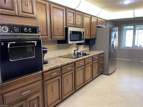 39562 Robert Ln, Elyria, OH 44035 photo 8