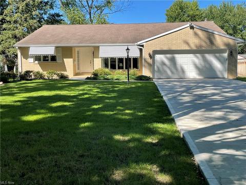 39562 Robert Ln, Elyria, OH 44035 photo 1