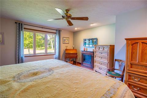 313 Hamilton Cir, Elyria, OH 44035 photo 15
