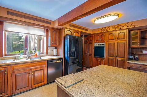 313 Hamilton Cir, Elyria, OH 44035 photo 11