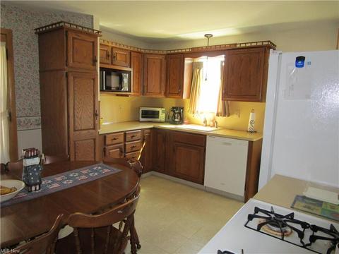 2129 E 290th St, Wickliffe, OH 44092 photo 3