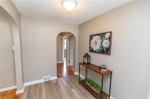 730 Clyde St, Akron, OH 44310 photo 6
