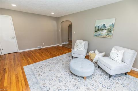 730 Clyde St, Akron, OH 44310 photo 5