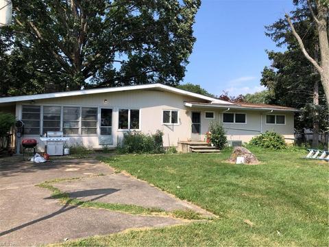 747 Washington Ave, Elyria, OH 44035 photo 2