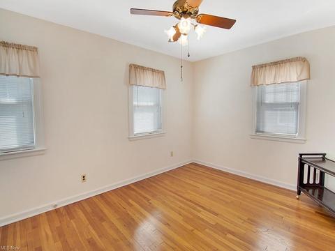 240 E 210th St, Euclid, OH 44123 photo 11