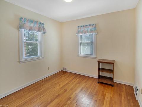 240 E 210th St, Euclid, OH 44123 photo 10