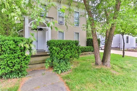 196 Beech St, Berea, OH 44017 photo 4